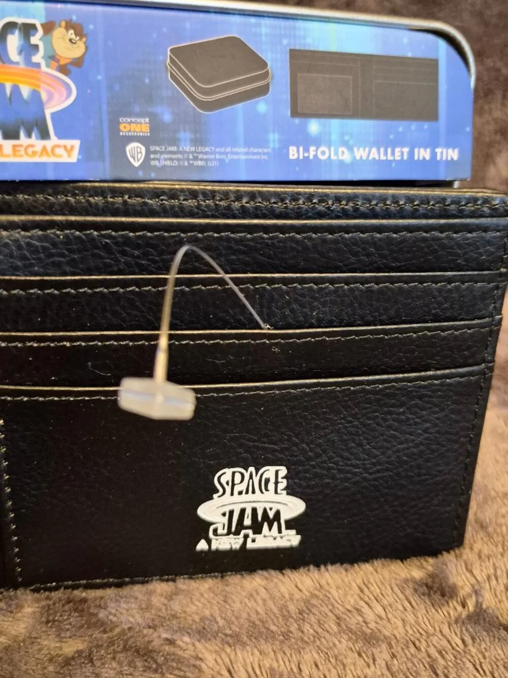 Space Jam Tune Squad Bi-Fold Black Wallet In Tin Looney Tunes Basketball